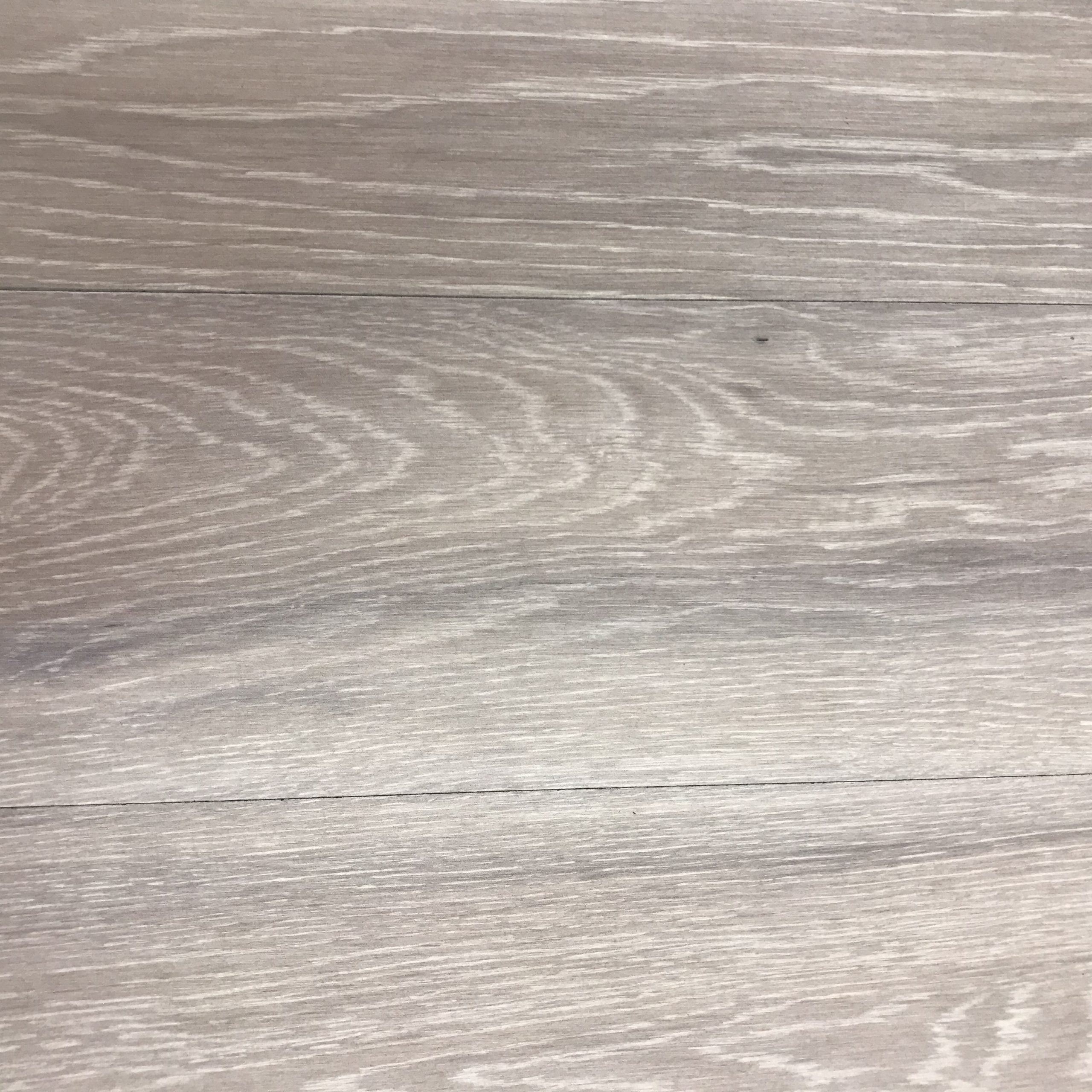 Kurk en PVC Expert uit Dessel - Antwerpen. Uw specialist in kurkvloeren en PVC vloeren. U kan bij ons terecht voor kurkvloeren, ondervloeren, kurkwanden, klikkurk, kurktegels, kurkverf, lijmen, PVC vloeren en alle toebehoren.