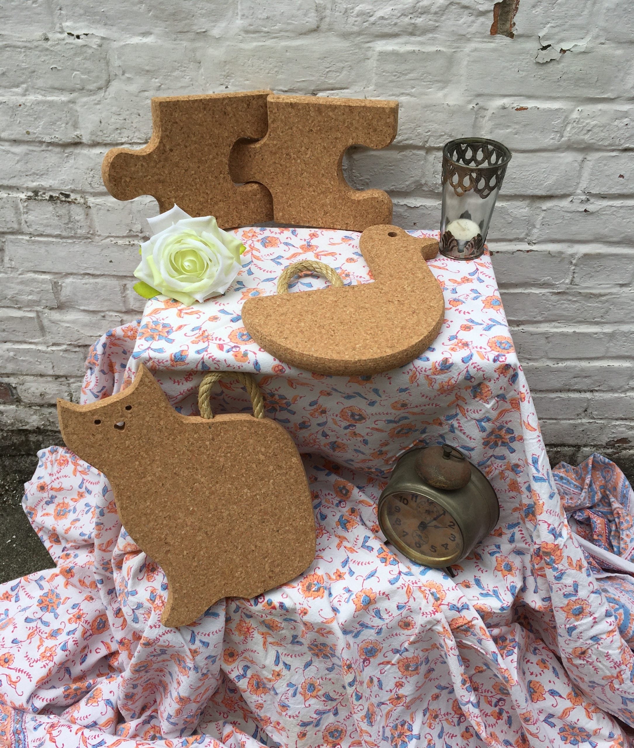 Kurk en PVC Expert uit Dessel - Antwerpen. Uw specialist in kurkvloeren en PVC vloeren. U kan bij ons terecht voor kurkvloeren, ondervloeren, kurkwanden, klikkurk, kurktegels, kurkverf, lijmen, PVC vloeren en alle toebehoren.